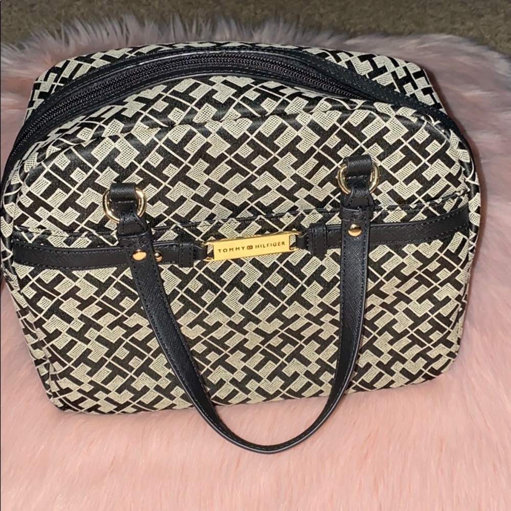 Tommy Hilfiger Bowler Bag